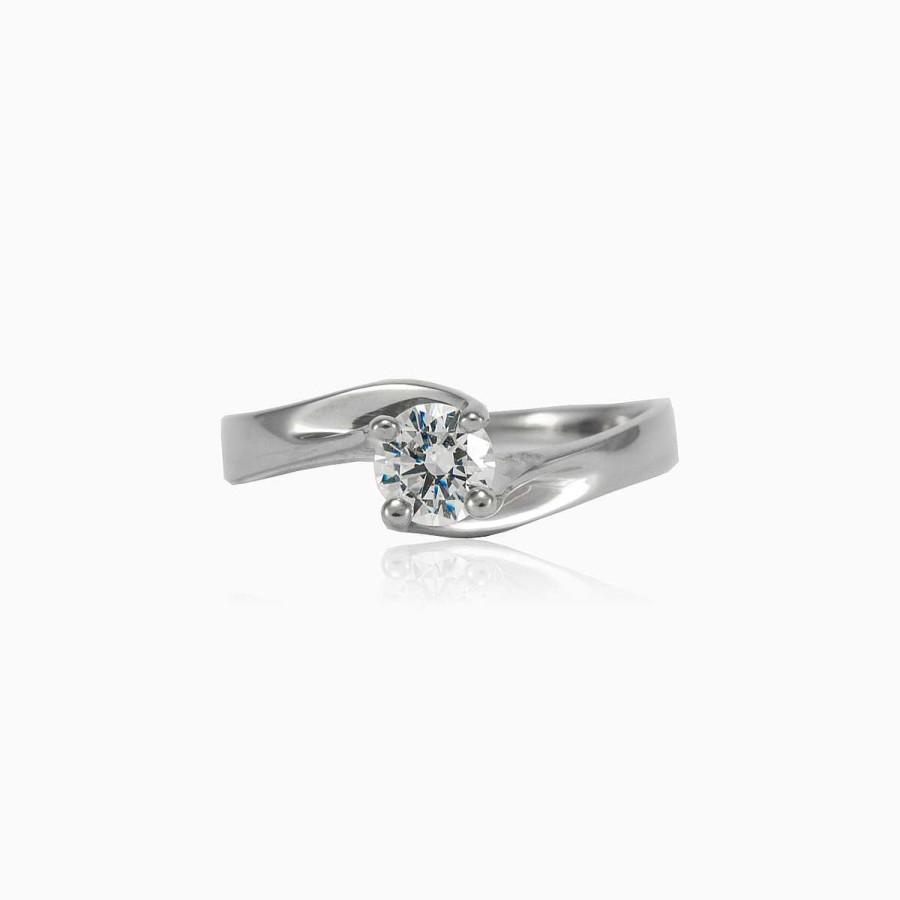 Woman Monte Cristo | Twisted White Solitaire Ring