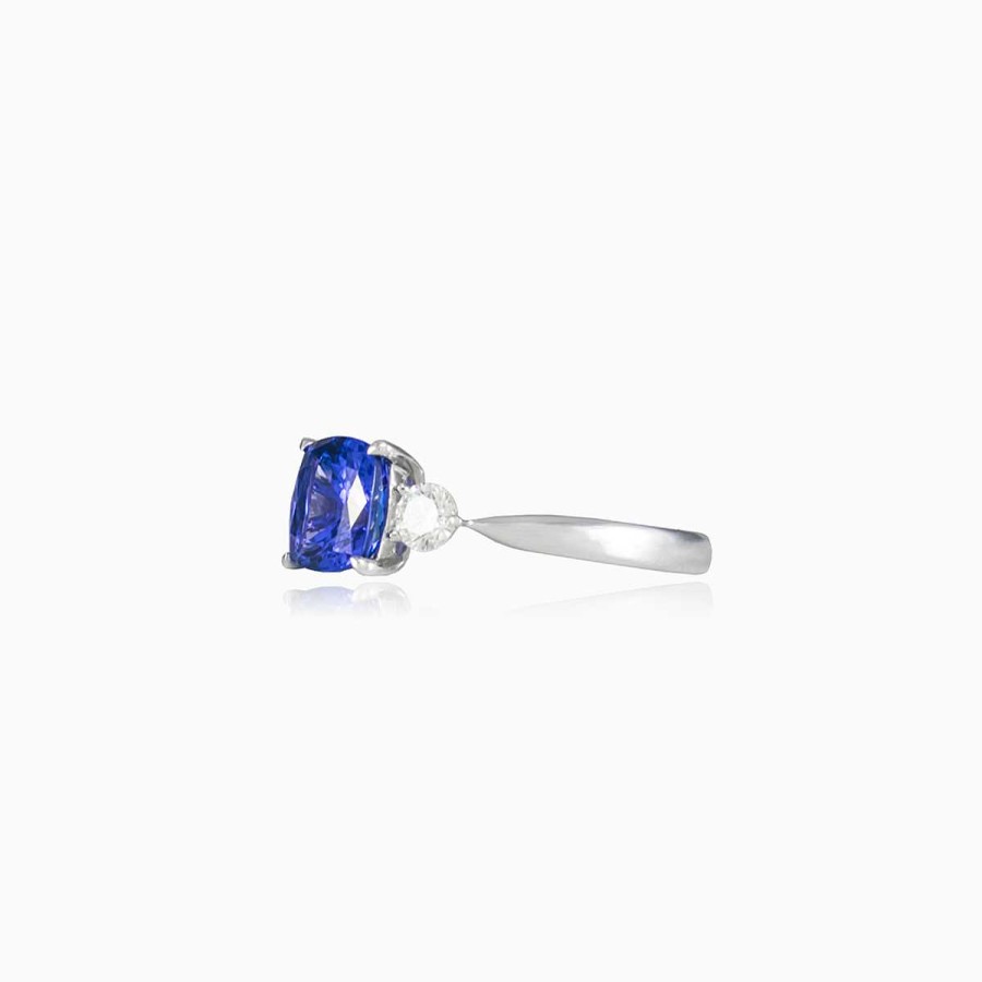 Woman Monte Cristo | Cushion Cut Tanzanite Ring