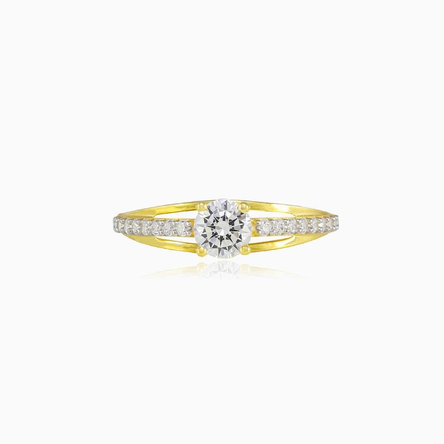 Woman Monte Cristo | Classic Accent Four-Prong Gold Ring