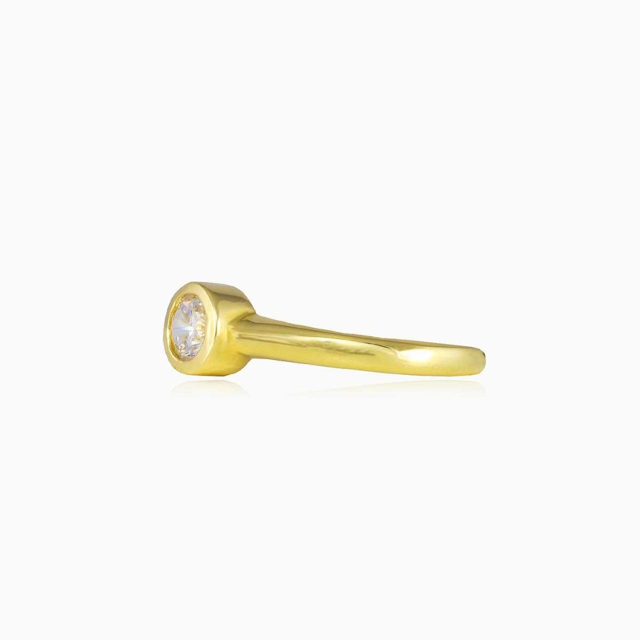 Woman Monte Cristo | Classic Bezel Set Yellow Gold Ring