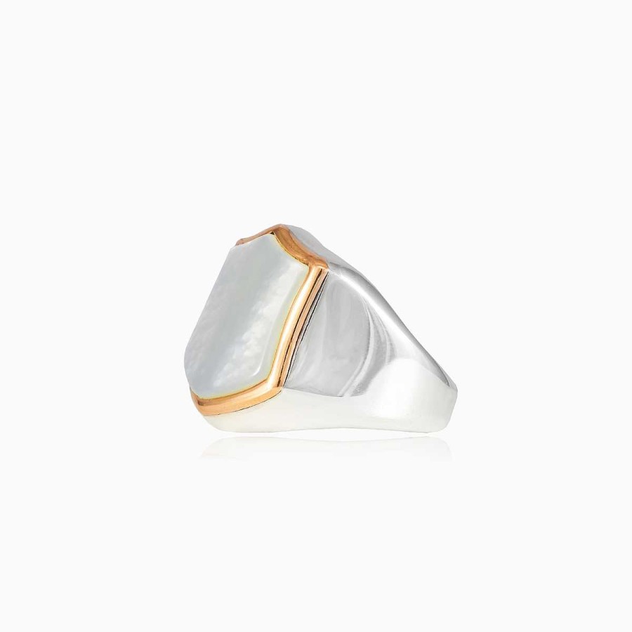 Woman Monte Cristo | Coat Of Arms Nacre Ring