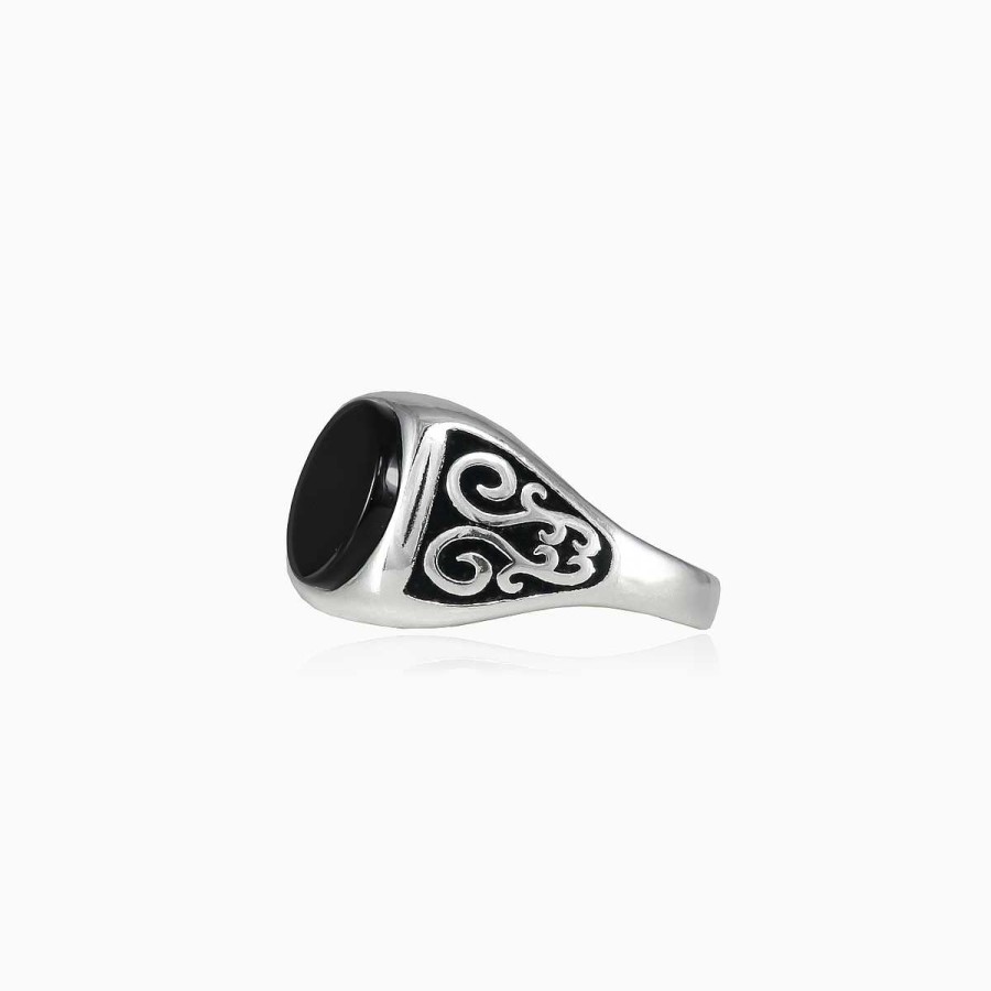 Woman Monte Cristo | Round Black Onyx Ring