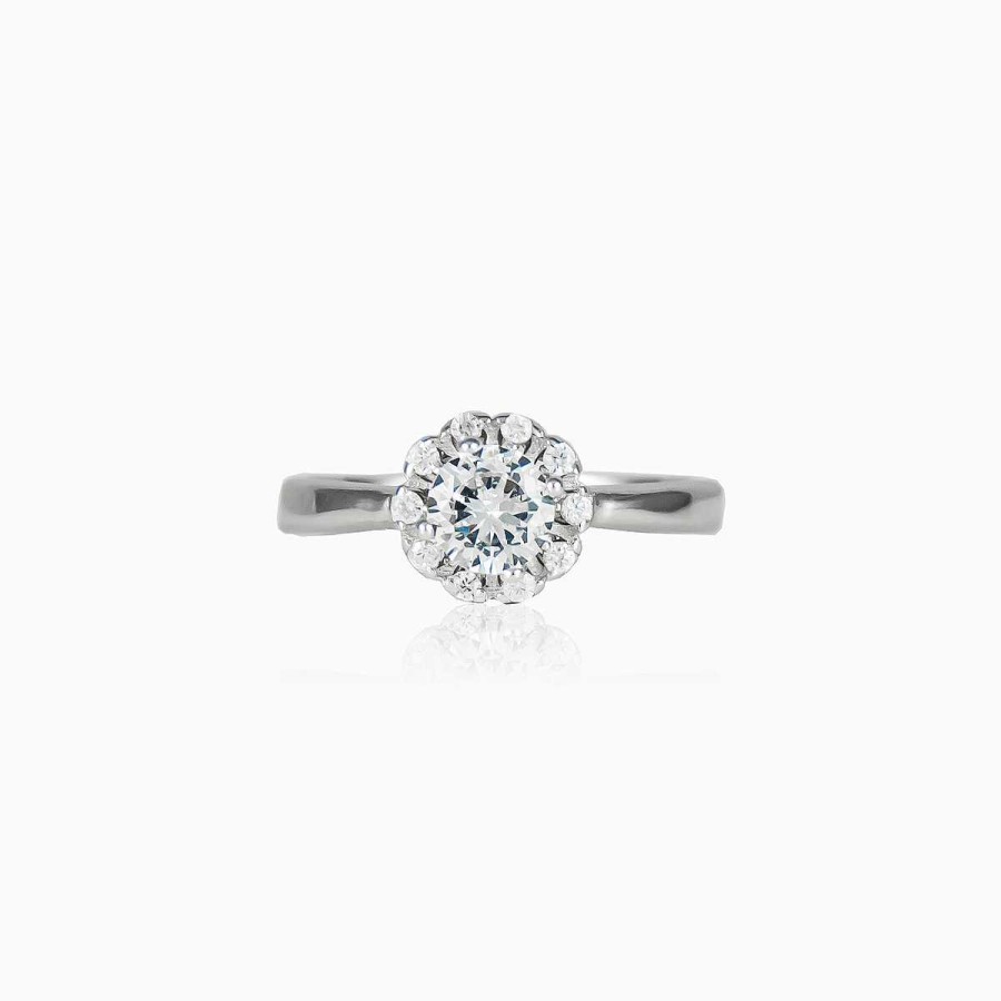 Woman Monte Cristo | Flower Halo Ring