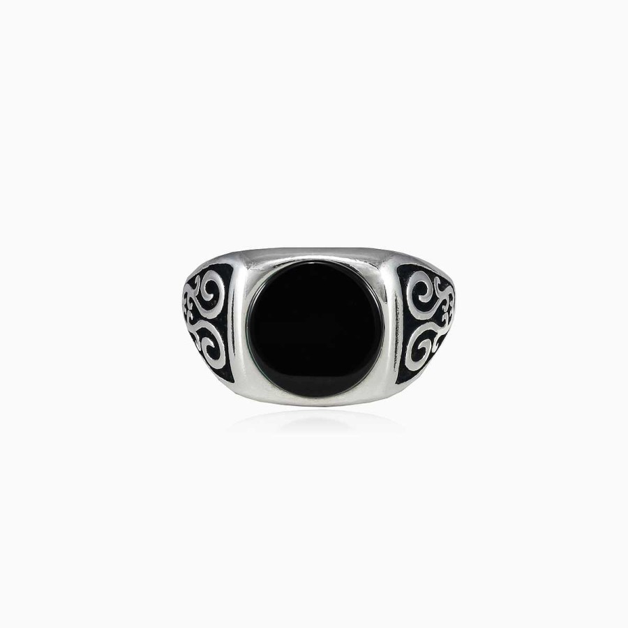 Woman Monte Cristo | Round Black Onyx Ring