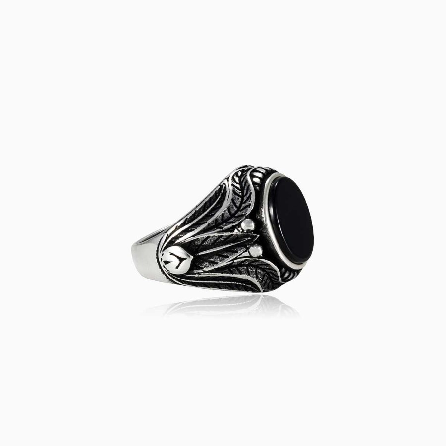 Woman Monte Cristo | Leaves And Onyx Ring