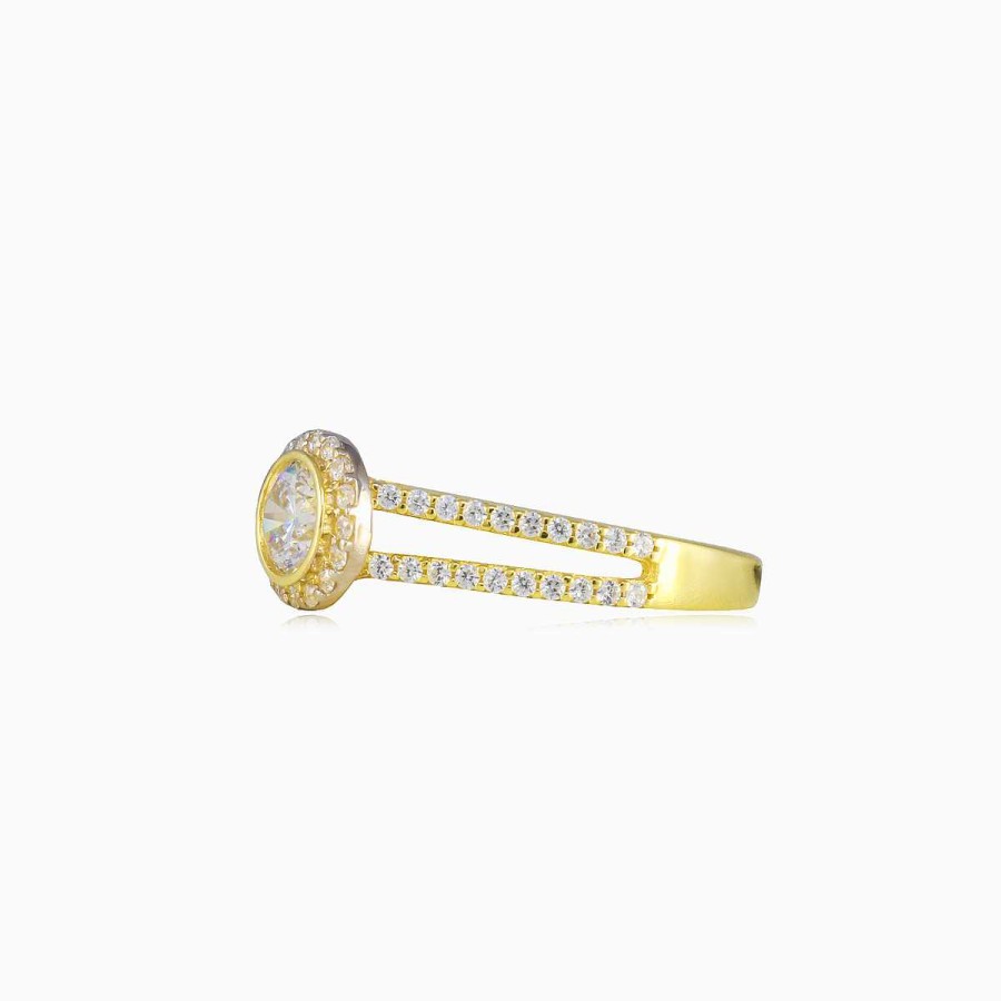 Woman Monte Cristo | Shimmering Yellow Gold Ring