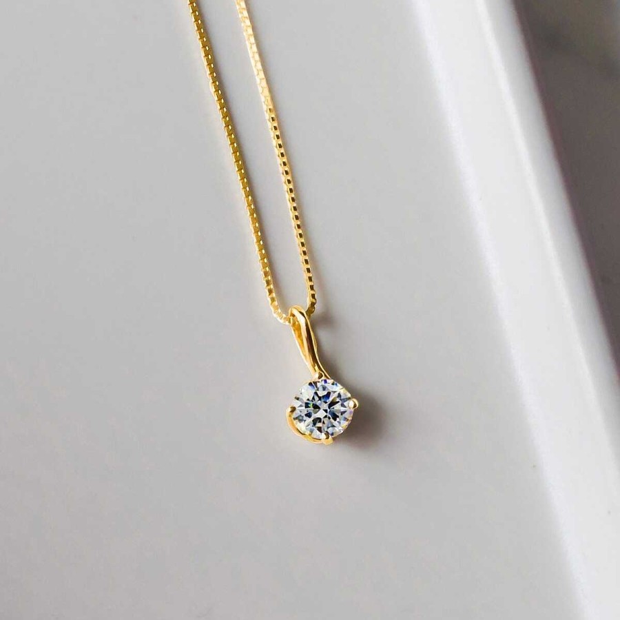 Woman Monte Cristo | Twisted Solitaire Gold Pendant