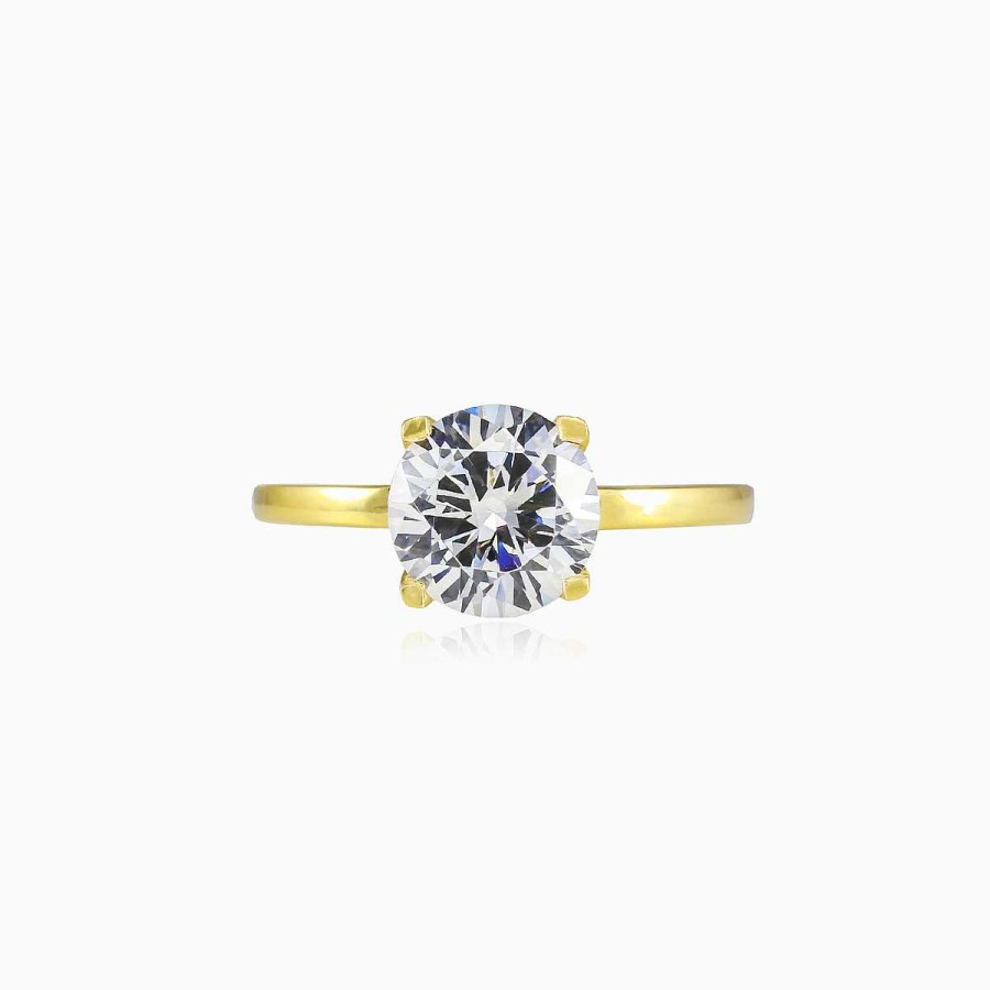 Woman Monte Cristo | Classic Four Prong Crystal Solitaire