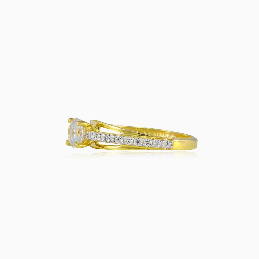 Woman Monte Cristo | Classic Accent Four-Prong Gold Ring