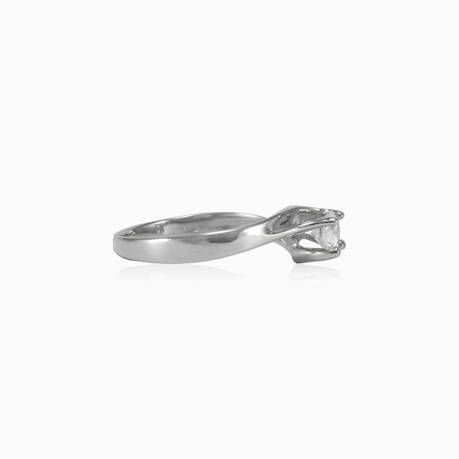 Woman Monte Cristo | Twisted White Solitaire Ring