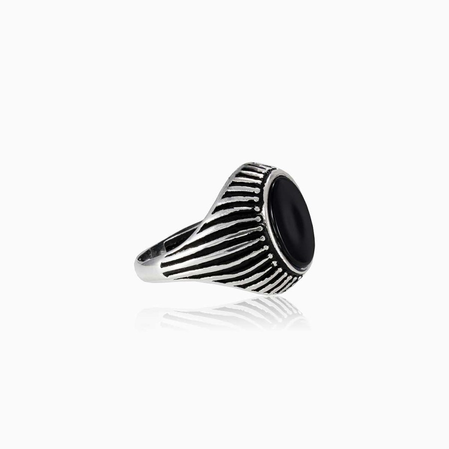 Woman Monte Cristo | Lining Onyx Ring