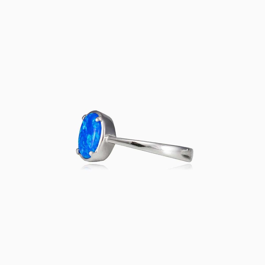 Woman Monte Cristo | Tiny Prong Oval Blue Opal Ring